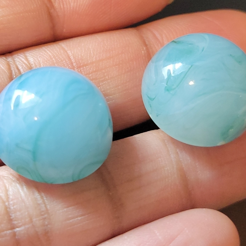 Vintage Blue Swirl Orb Earrings • 70s • Pierced • Pretty Sky Blue Color
